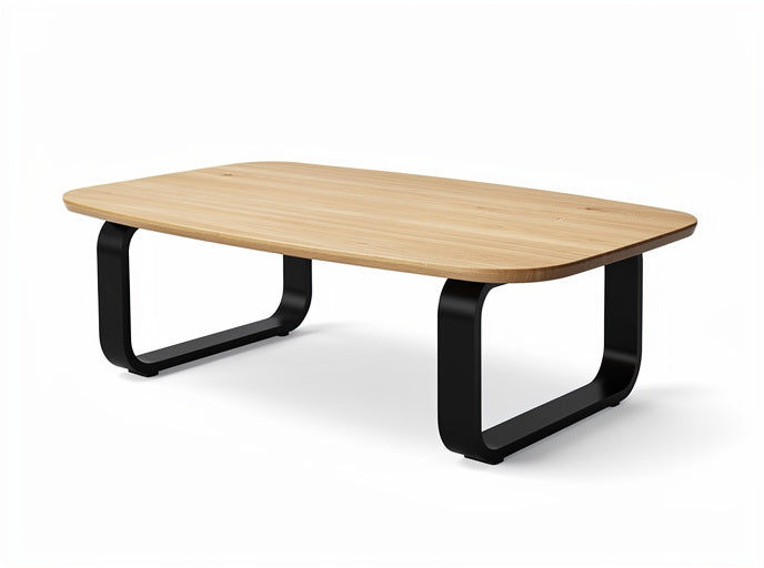 Moderne salontafel met houten blad en metalen onderstel