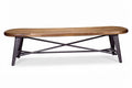 Moderne houten bank met metalen onderstel