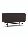 Moderne bruine kast met ribbelontwerp en metalen onderstel